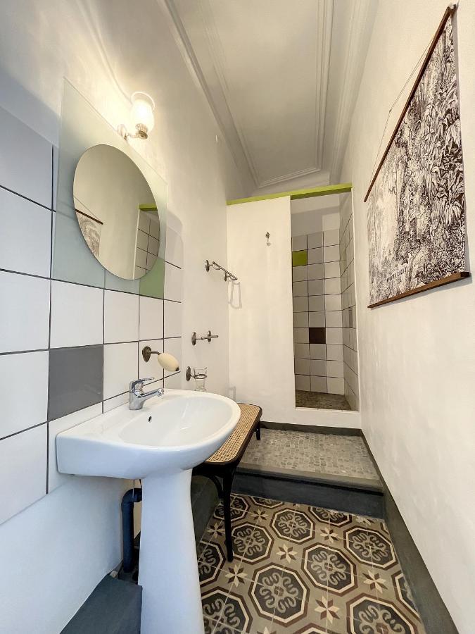L'Oiseau Bleu Peacock Bed & Breakfast Roubia Екстериор снимка